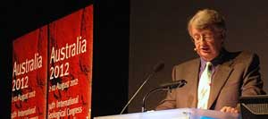 Image Dr Neil Williams, Prsident of the AUSTRALIA 2012 Organising Committee, invites delegates to Brisbane during the closing ceremony of the 33rd IGC. 